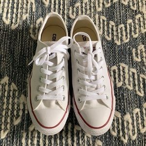 Women’s converse white runners